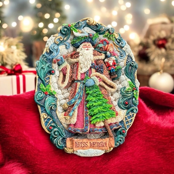 Vintage Collectible Kris Kringle decorative 3D plate, hanging art 1996 - Picture 2 of 7